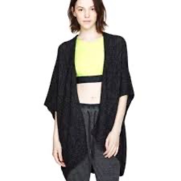 Aritzia Ionic Cape - Picture 3 of 3